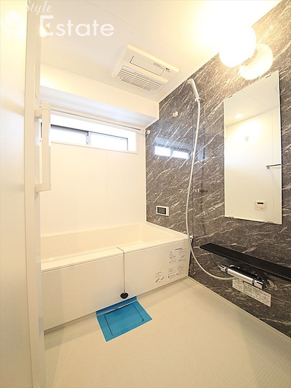 バス・シャワールーム　バスルーム