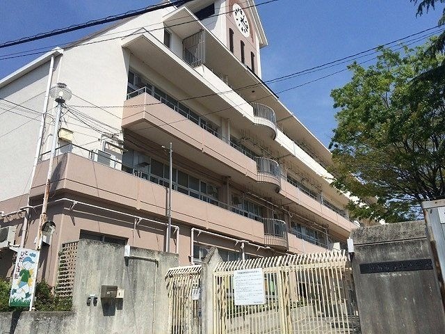 小学校　北小学校（小学校）まで630m