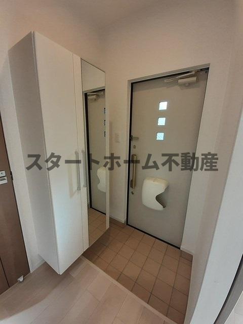 玄関　収納もある玄関です