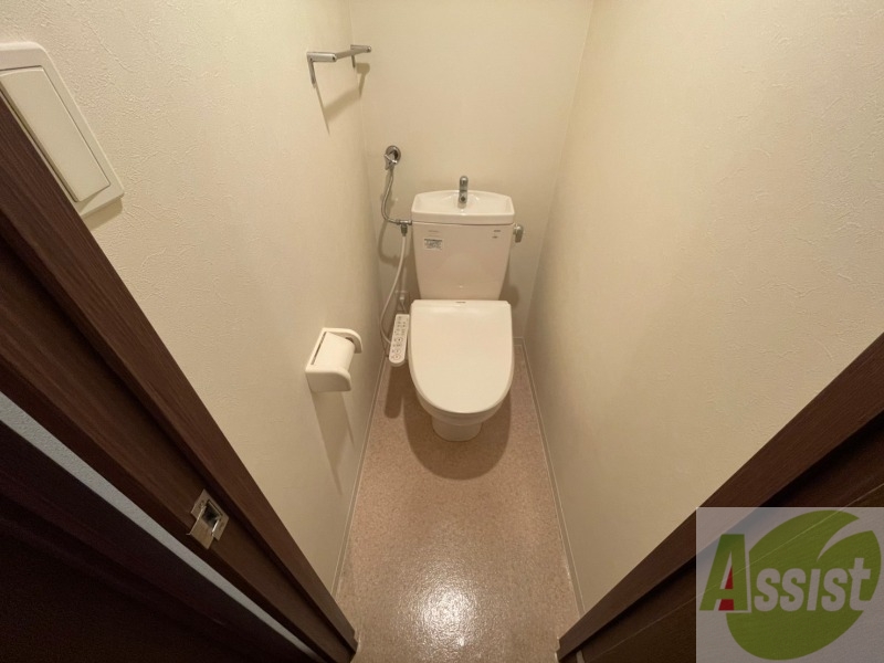 トイレ　ウォシュレット機能がついたトイレ。安心して使用できますね