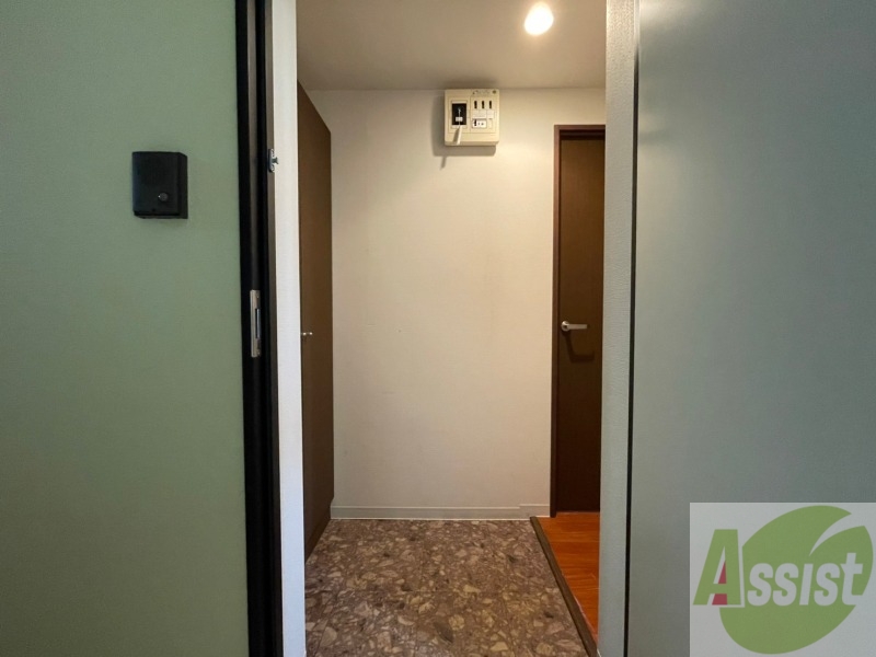 玄関　玄関の様子です。明るい印象ですね。気分もあがりそう。