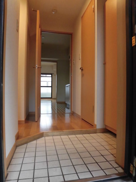 玄関　前回募集時の写真です