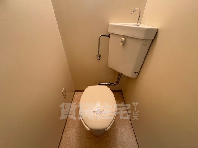 地下鉄東西線 山科駅 徒歩7分 4階建 築32年のトイレ写真