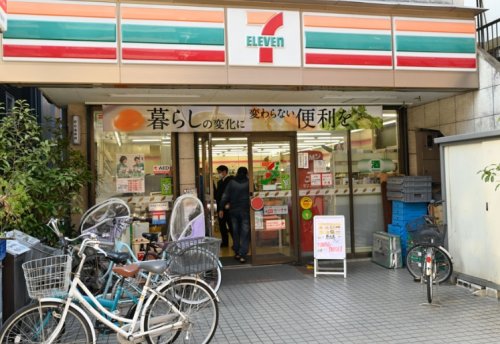 コンビニ　セブンイレブン 大田区蒲田1丁目店（コンビニ）まで88m