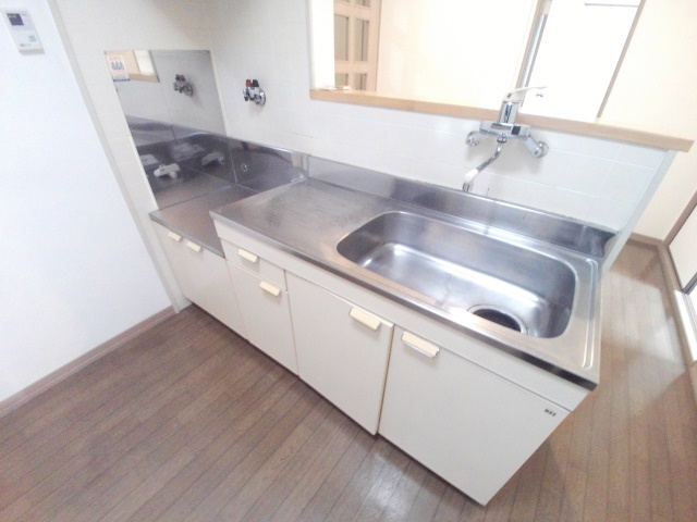 キッチン　ガスコンロ設置タイプでお料理のし易いキッチン