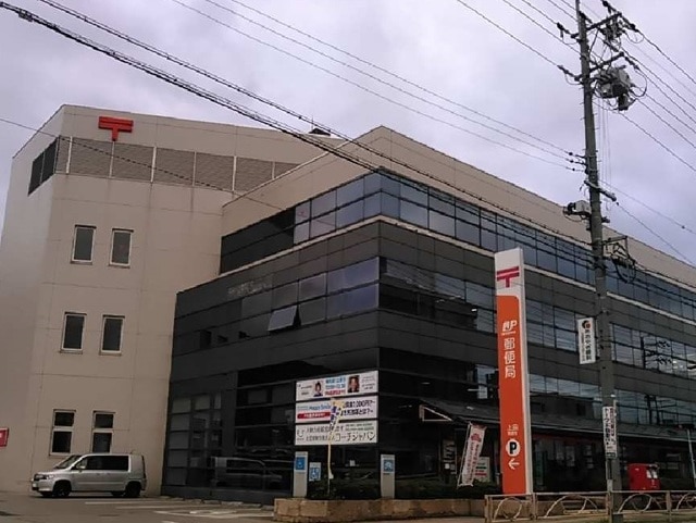 郵便局　上田郵便局（郵便局）まで717m
