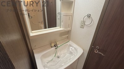 洗面設備　収納豊富な洗面台！