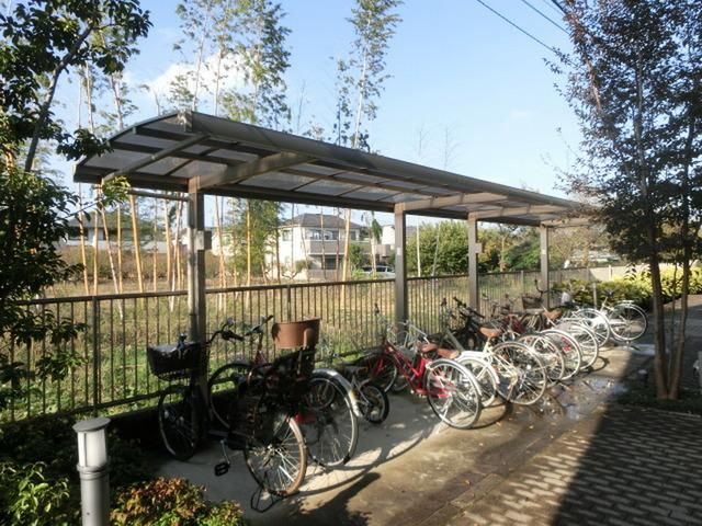 その他共有部分　屋根付き駐輪場
