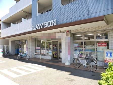 コンビニ　ローソン 下馬三丁目店（コンビニ）まで2000m