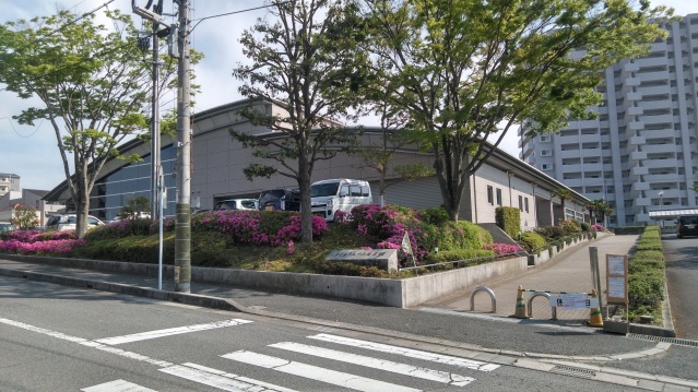 図書館　東広島市立中央図書館（図書館）まで523m