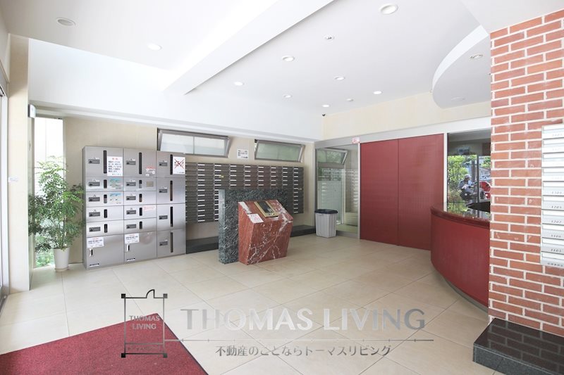 ロビー　安心安全のオートロックです。