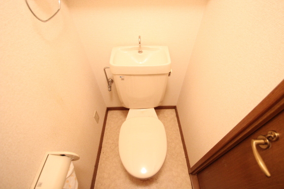 トイレ　別部屋・参考画像です