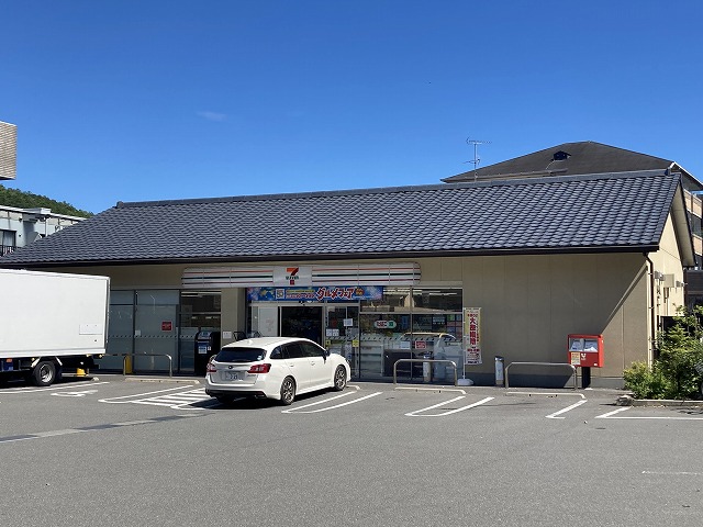 コンビニ　セブンイレブン 京都上賀茂朝露ケ原町店（コンビニ）まで21m