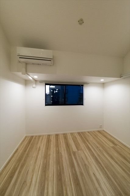 居室・リビング　エアコン完備で一年中快適にお過ごしいただけます。