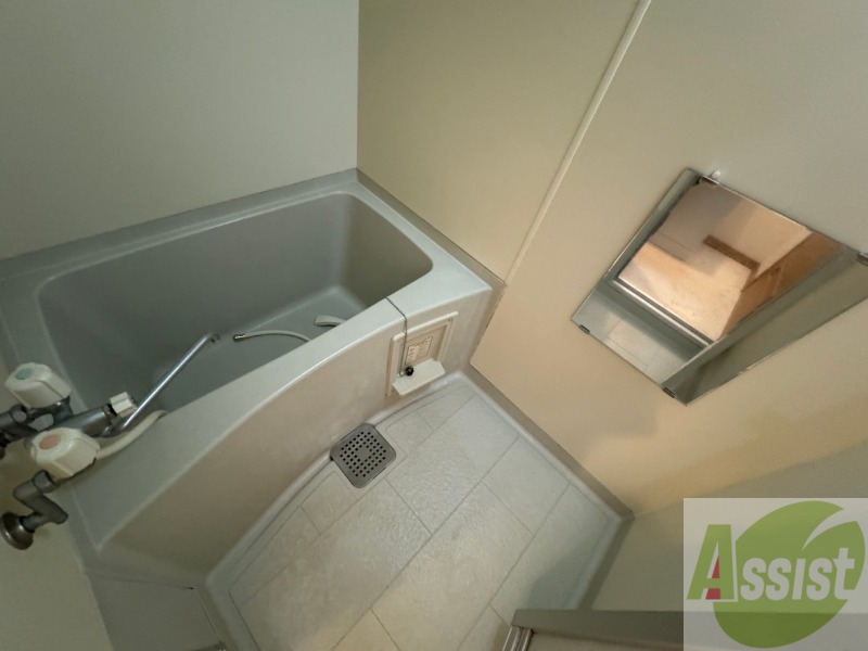 バス・シャワールーム　お風呂になります。一日の疲れを癒してくださいね。