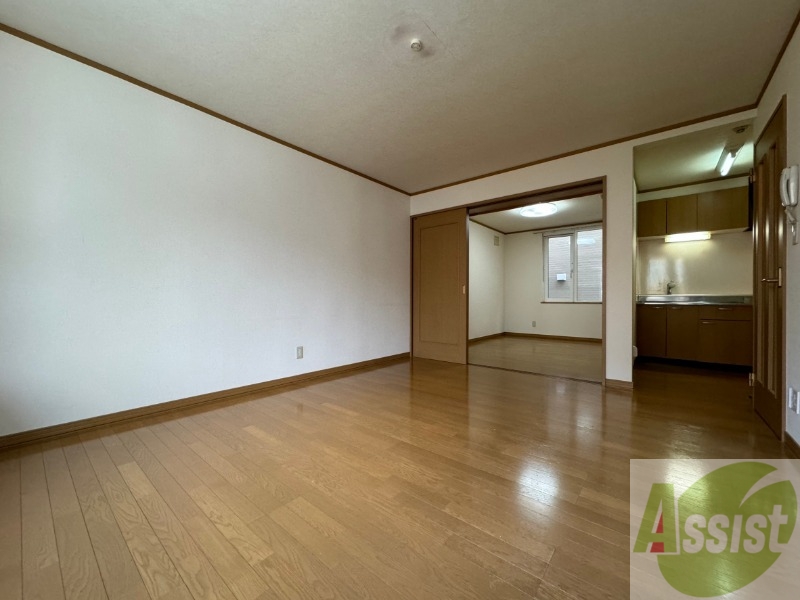 居室・リビング　広くてきれいなリビングです！快適に過ごせそうですね。