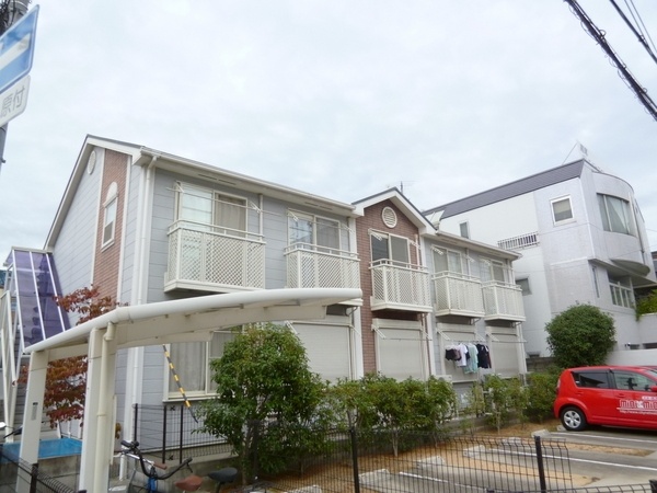 建物外観　宅配BOX付きで便利です！