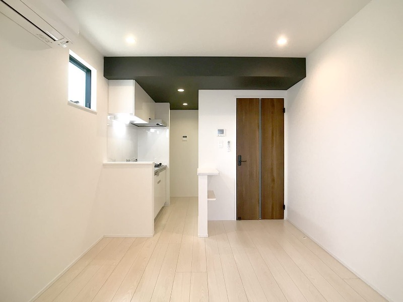 居室・リビング　広々リビングでゆっくりお過ごしください