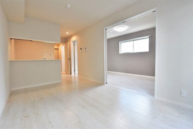 居室・リビング　同施工業者、別物件、類似間取りのイメージ写真です