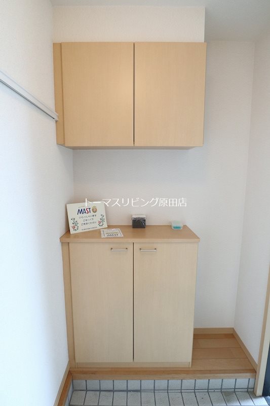 玄関　101号室写真