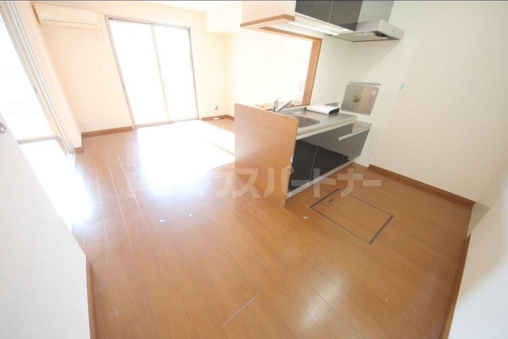 居室・リビング　リフォーム中です。