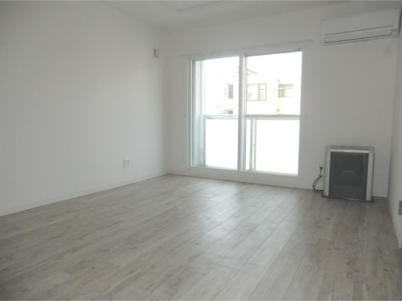 居室・リビング　退去予定につき別号室の画像です。