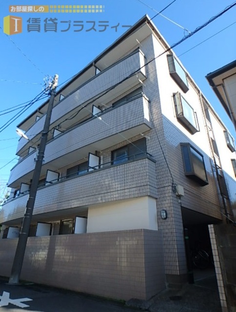 建物外観　重厚感ある総タイル貼りのマンションです。