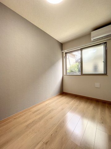 居室・リビング　南向きのお部屋です。