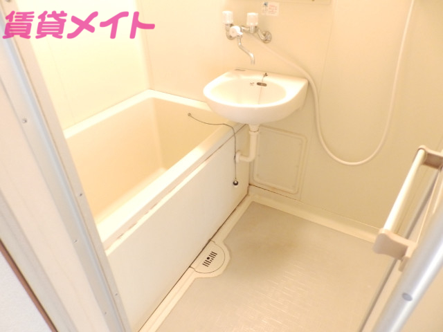 バス・シャワールーム　同型参考写真