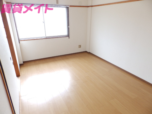 居室・リビング　同型参考写真