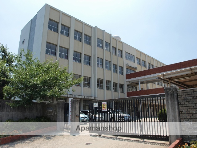 小学校　高松市立太田南小学校（小学校）まで687m