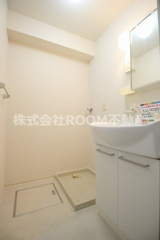 洗面設備　コンパクトで使いやすい洗面所