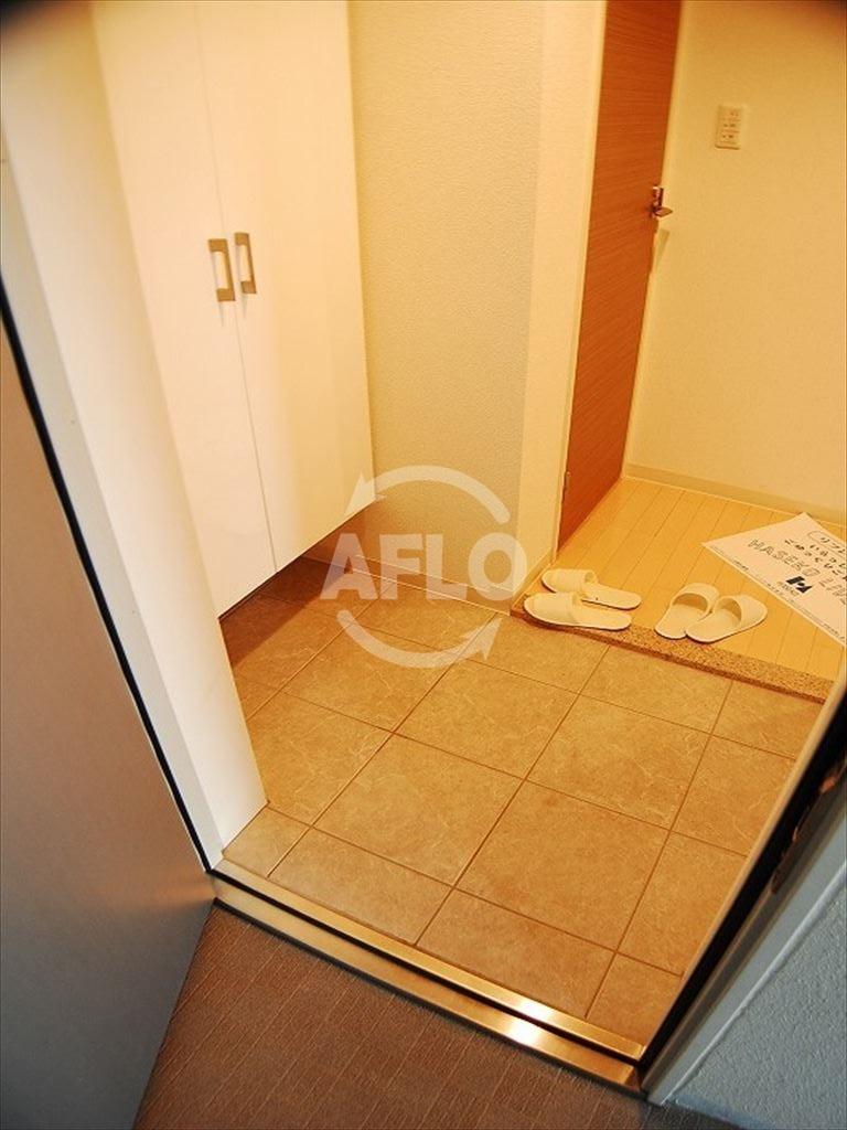 玄関　レジディア心斎橋ウエスト　玄関