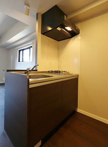 キッチン　調理スペースも充分で料理も楽しく出来そうですね