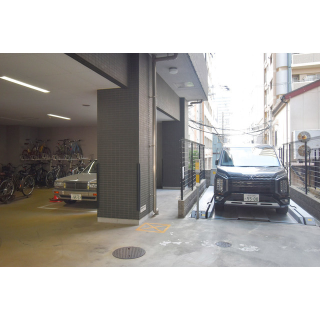 駐車場　駐車場に車を止められます