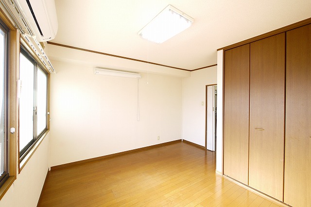 居室・リビング　明るい洋室です。