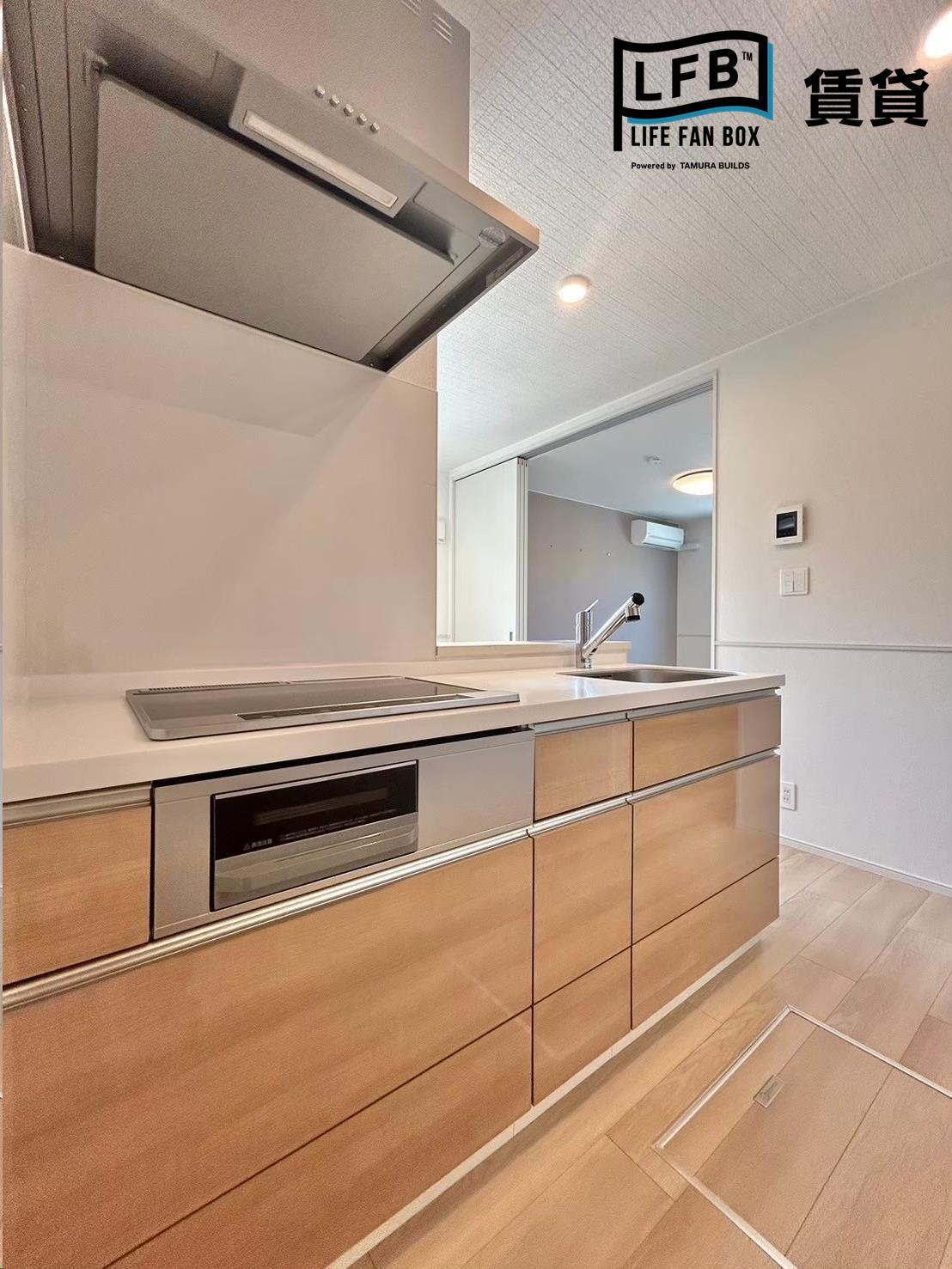 キッチン　※同シリーズ別物件の室内写真です。壁紙や床の色など、仕様が異