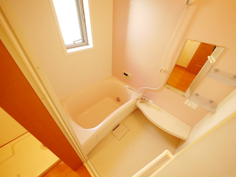 バス・シャワールーム　シャワー、追い焚き給湯