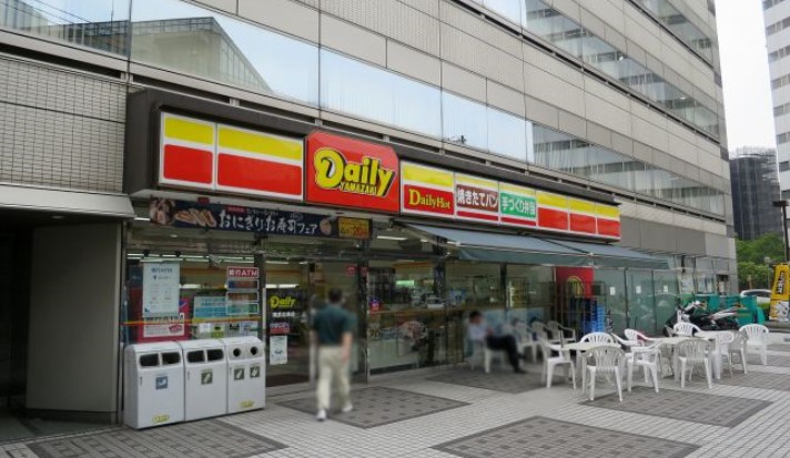 コンビニ　デイリーヤマザキ 横浜北幸店（コンビニ）まで380m
