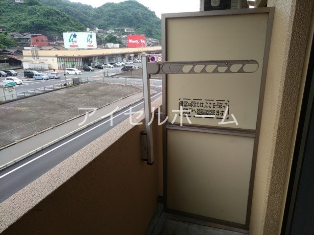 ＪＲ呉線 呉駅 バス乗車時間：20分 最寄りバス停で下車 徒歩3分 3階建 築21年の内装写真