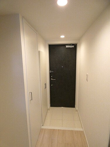 玄関　玄関　※2022年10月撮影