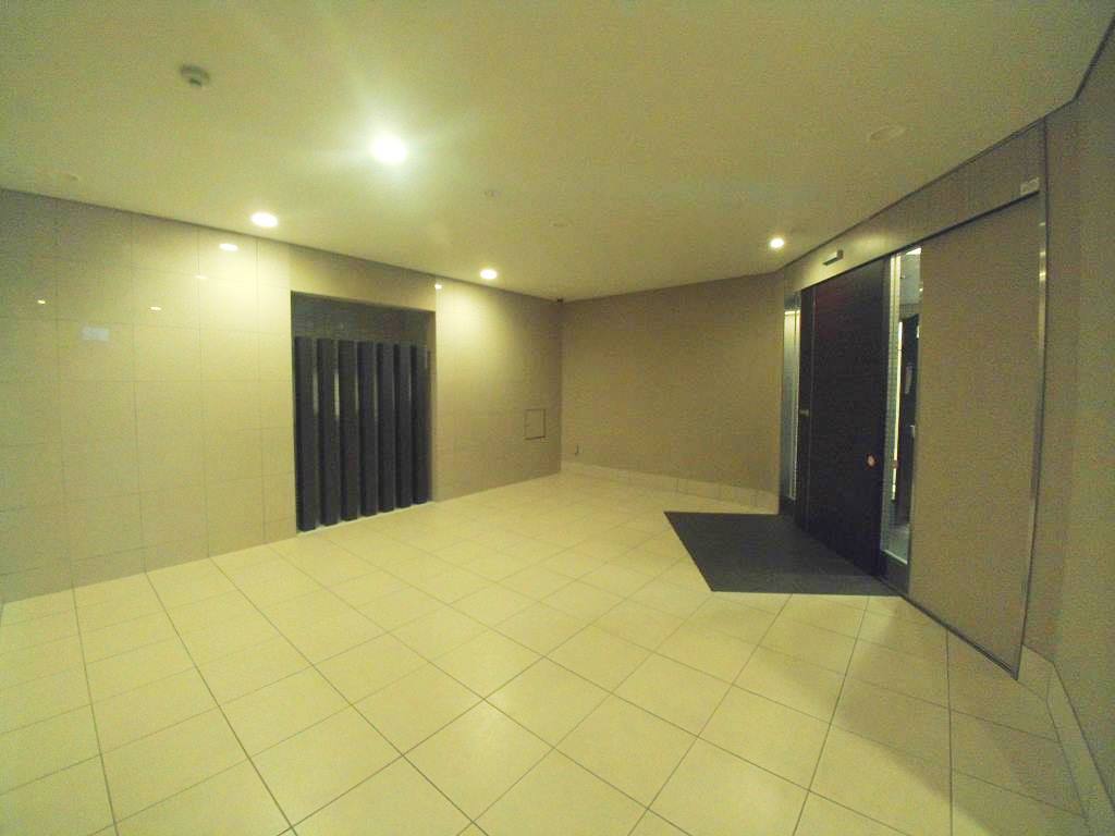 ロビー　【コンフォリア文京春日】