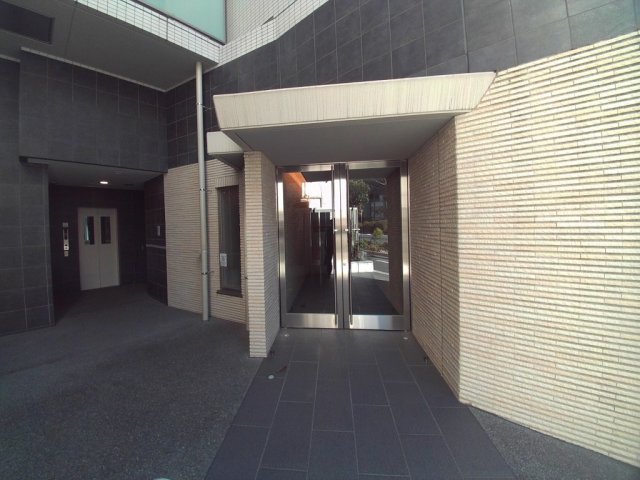 エントランス　【コンフォリア文京春日】