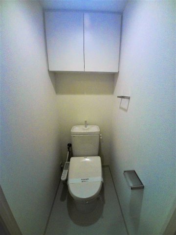 トイレ　【コンフォリア文京春日】