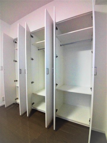 収納　【コンフォリア文京春日】