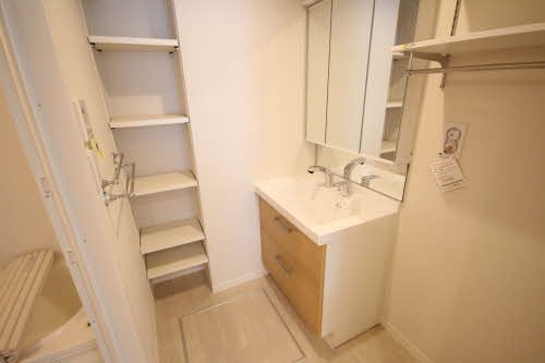 洗面設備　洗面室