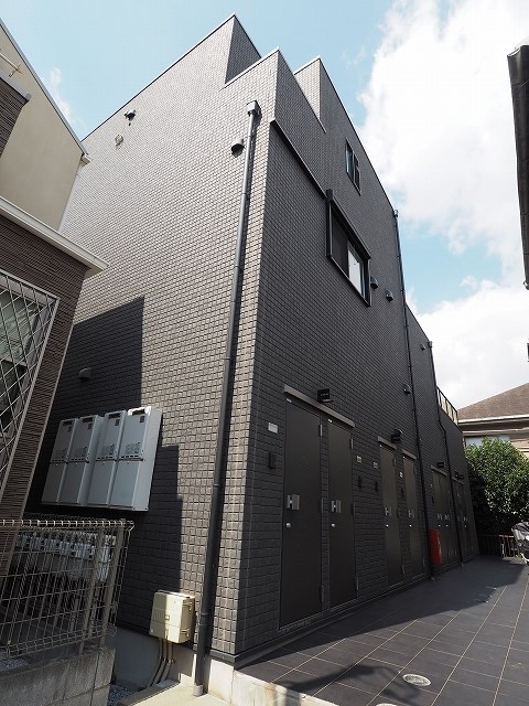 建物外観　閑静な住宅街で生活環境良好！