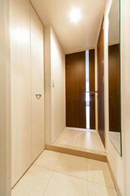 玄関　※写真は同タイプ住戸です。