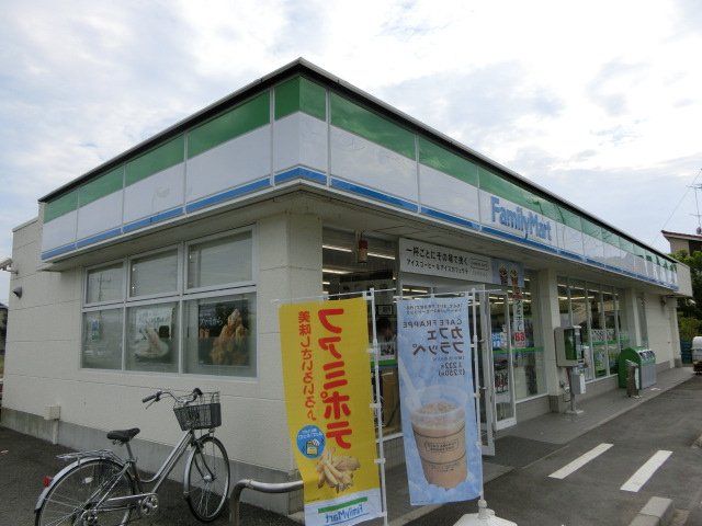 コンビニ　ファミリーマートながおかや寄居店（コンビニ）まで879m