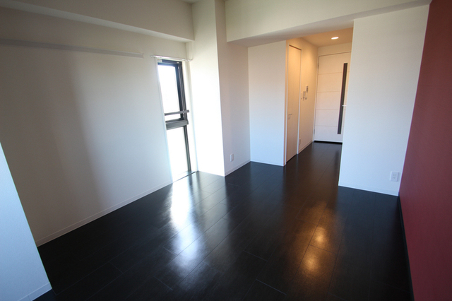 居室・リビング　※同号室の別階のお写真です